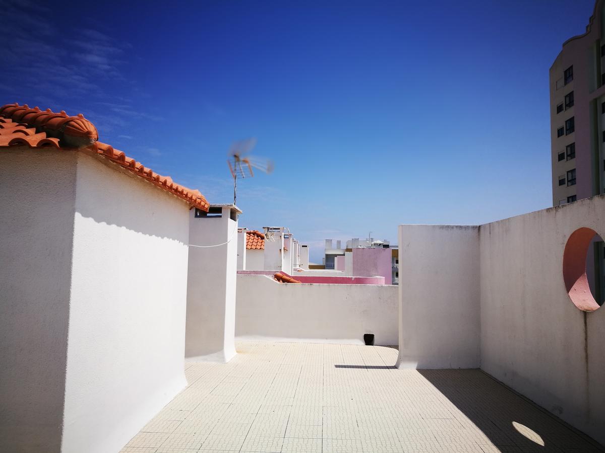 Peniche'S Blue & Yellow Exterior photo